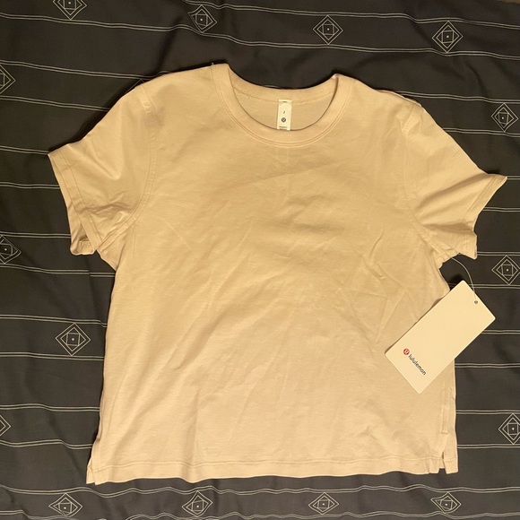 Lululemon classic-fit cotton-blend tee in white opal, size 2, NWT - Picture 2 of 5